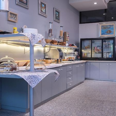 Hotel Baffo Rosso Alba Adriatica Εξωτερικό φωτογραφία