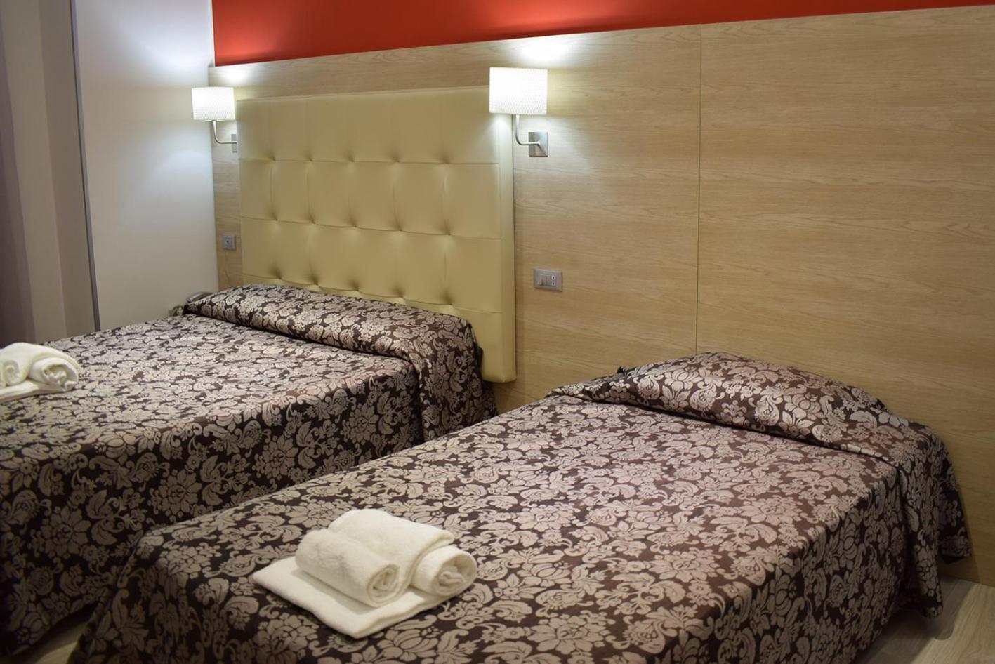 Hotel Baffo Rosso Alba Adriatica Εξωτερικό φωτογραφία