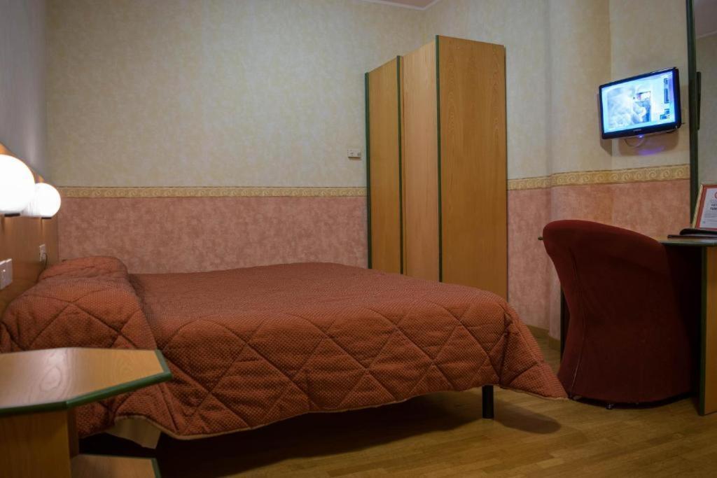 Hotel Baffo Rosso Alba Adriatica Εξωτερικό φωτογραφία